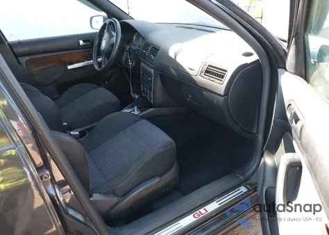 2005 Volkswagen Jetta Gli 1.8T from USA, damaged, VIN 3VWSE69M35M050699